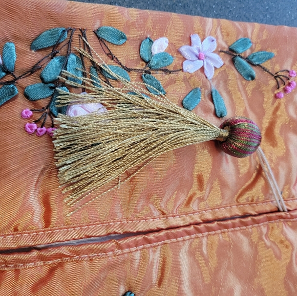 Tissue Box Cover - Picture 3 of 5